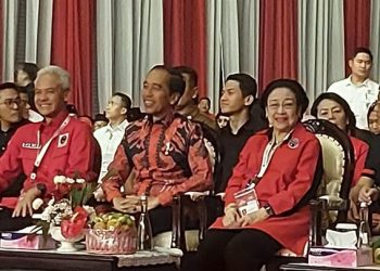 2211 Ganjar Mega Joko.jpg