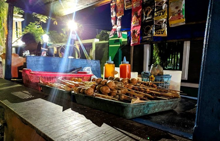 Menikmati Nasi Kucing Angkringan Mas Anto Depan Masjid Al-Hidayah » 1 66 Kuliner Pemalang Angkringan Mas Anto Depan Masjid Al Hidayah 5.jpg
