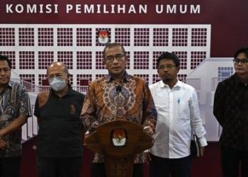 Ketua Kpu Hasyim Asyari Saat Mengumumkan Hasil Tes Kesehatan Ketiga Bakal Calon Presiden Dan Wakil Presiden.jpg