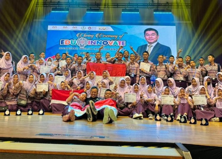 M Plus Raih Prestasi Kompetisi Riset di Malaysia 1 Kompetisi Riset Upsi Malaysia 2.jpg