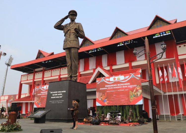 Hadiri Peresmian Monumen Hoegeng, Pj Gubernur Jateng : Sosok Teladan Bagi Masyarakat 1 Monumen 2.jpg