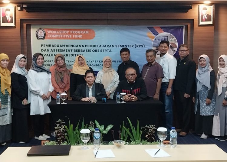 Sekolah Vokasi UNDIP Kembangkan Pembelajaran Vokasional OBE Termodifikasi Dual System 1 Sekolah Vokasi UNDIP Kembangkan Pembelajaran Vokasional OBE Termodifikasi Dual System