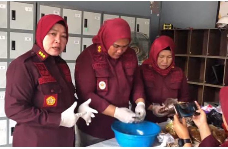 Petugas Lapas Gagalkan Upaya Penyelundupan Sabu Dalam Lauk Cumi-cumi – Warga Berita 1 Whatsapp Image 2023 11 18 At 12.11.27 1.jpeg