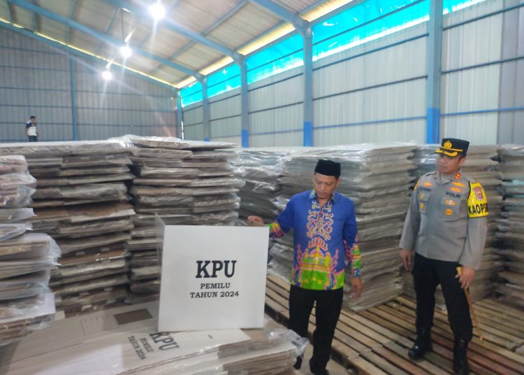 Banyak Kotak Suara Rusak, KPU Banten Sidak Gudang Logistik Pemilu di Lebak – Warga Berita 1 Whatsapp Image 2023 11 28 At 11.47.55 Scaled.jpeg
