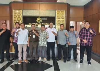 Pimpinan Radar Banten Grup Silaturahmi dengan Kajati Banten – Warga Berita