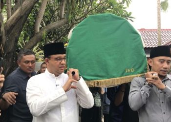Anies Baswedan Kenang dan Pimpin Salat Jenazah M. Taufik