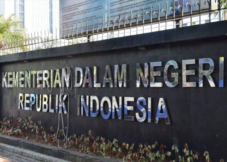 Kemendagri Ingatkan ASN Tak Berswafoto dengan Simbol Tangan ke Pasangan Tertentu 1 Kemendagri Kantor.jpg