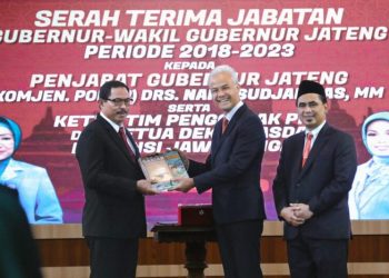 Serah Terima Pj Gubernur Jateng, Nana Sudjana Siap Lanjutkan “Mboten Korupsi Mboten Ngapusi”