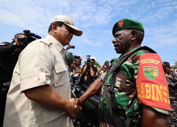 Prabowo Beri 1.270 Motor untuk Bantu Tugas Babinsa di Papua 1 Prabowo Babinsa.jpg