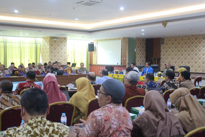 Rektor Serahkan SK kepada Pejabat Struktural Kepala Tata Usaha – <a href="https://unimus.ac.id">Universitas Muhammadiyah Semarang</a> 1 Rektor Serahkan SK kepada Pejabat Struktural Kepala Tata Usaha – Universitas Muhammadiyah Semarang
