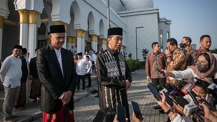 Sempat Akrab dan Merasa PD, Ganjar Mulai Sadar Ditinggalkan Jokowi Sejak Muncul Polemik Putusan MK » Warga Berita 1 Sempat Akrab dan Merasa PD, Ganjar Mulai Sadar Ditinggalkan Jokowi Sejak Muncul Polemik Putusan MK » Warga Berita