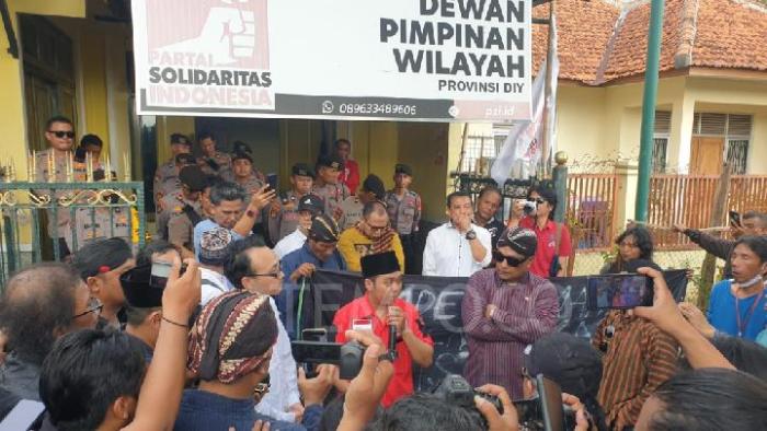 Buntut Pernyataan Kontroversi Ade Armando, Massa Ancam Propagandakan PSI Partai Terlarang di Yogya » Warga Berita 1 Buntut Pernyataan Kontroversi Ade Armando, Massa Ancam Propagandakan PSI Partai Terlarang di Yogya » Warga Berita
