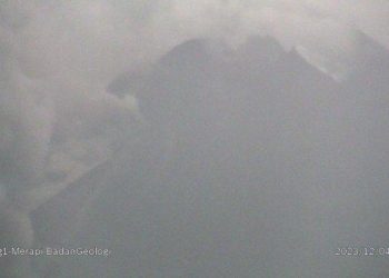 Dampak Awan Panas Guguran Merapi, Sebagian Wilayah Magelang Dilanda Hujan Abu » Warga Berita 5 Dampak Awan Panas Guguran Merapi, Sebagian Wilayah Magelang Dilanda Hujan Abu » Warga Berita