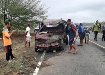 Daihatsu Zebra Penyok-penyok Digasak Truk di JJLS, Bantul » Warga Berita