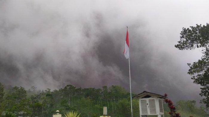 Gunung Merapi Kembali Muntahkan Awan Panas Guguran, Jumat Sore » Warga Berita 1 Gunung Merapi Kembali Muntahkan Awan Panas Guguran, Jumat Sore » Warga Berita