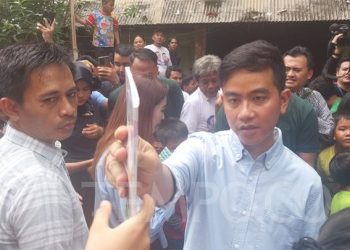 MC Dibuat Bingung, Datang dari Solo ke Cilincing, Jakarta Utara, Gibran Hanya Pidato 2 Menit » Warga Berita 1 MC Dibuat Bingung, Datang dari Solo ke Cilincing, Jakarta Utara, Gibran Hanya Pidato 2 Menit » Warga Berita
