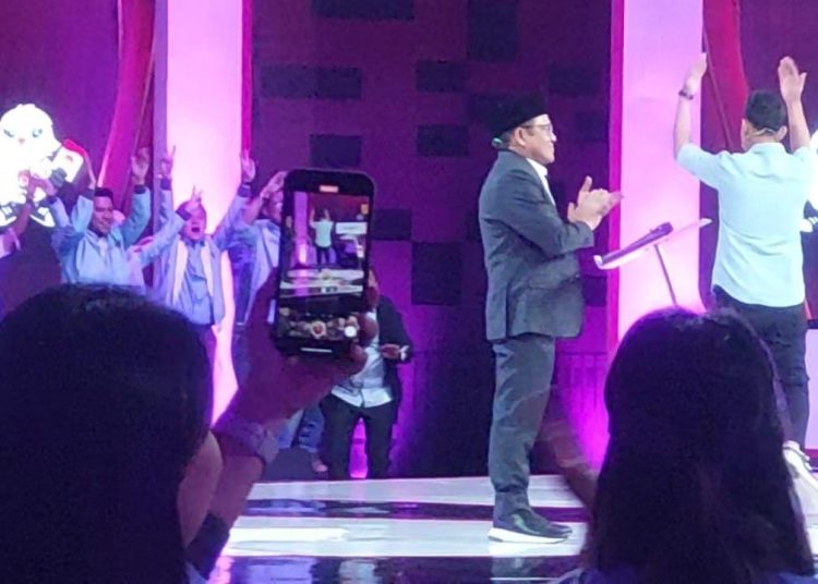 Tak Gubris Teguran KPU, Gibran Kembali Provokasi Pendukung Saat Debat