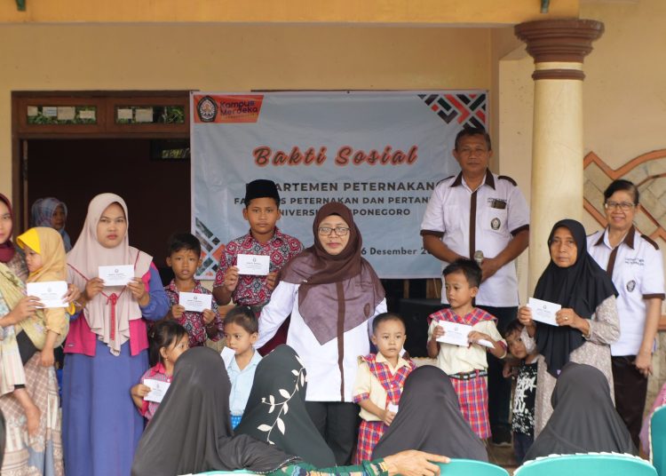 FPP UNDIP Berikan Bantuan dan Pelatihan Peternak di Pati