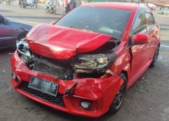 2 Mobil 1 Motor Terlibat Kecelakaan Karambol di Simpang 4 Ketandan, Bantul » Warga Berita