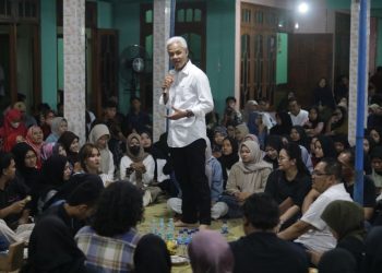 Ganjar Pranowo paparkan Program Internet Gratis ke milenial Sragen