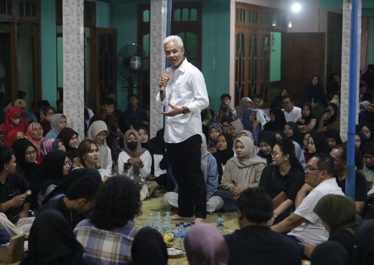 Ganjar Pranowo paparkan Program Internet Gratis ke milenial Sragen