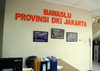 Bawaslu DKI Periksa Kegiatan Capres-Cawapres di Lokasi Car Free Day 7 Bawaslu DKI Periksa Kegiatan Capres-Cawapres di Lokasi Car Free Day