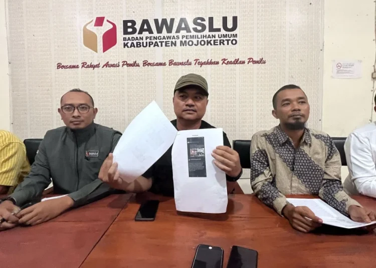 Bawaslu Mojokerto Bantah Pasang Baliho Prabowo, Polda Jatim Minta Maaf