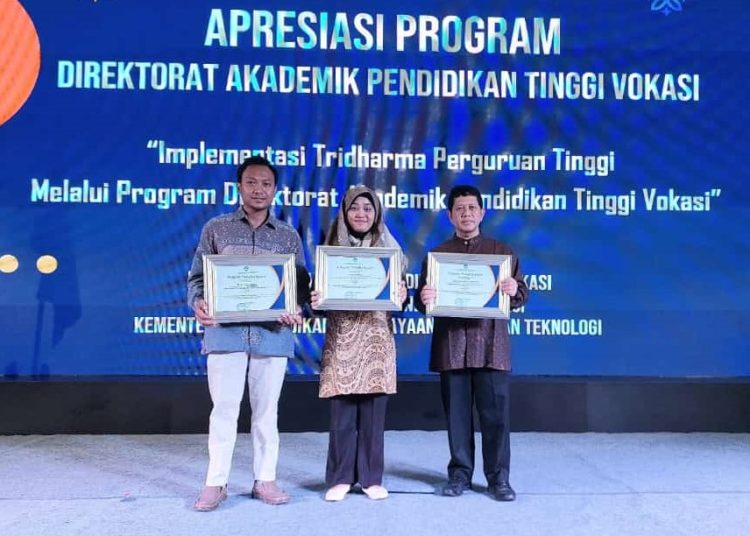 Dosen Vokasi UNDIP Borong Penghargaan dari DIKSI Kemendikbudristek 2023