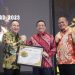 Wali Kota Pekalongan Sabet Penghargaan Satria Leader Ekraf