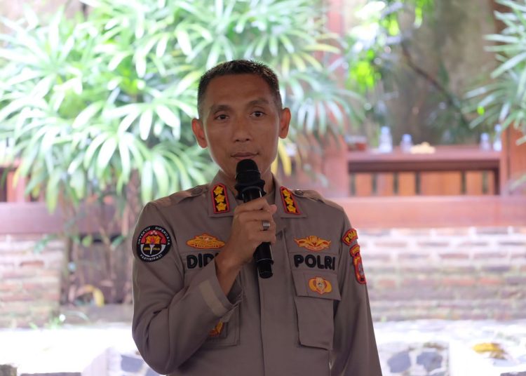Polda Banten Minta Masyarakat Pesisir dan Nelayan Waspadai Erupsi Gunung Anak Krakatau – Warga Berita
