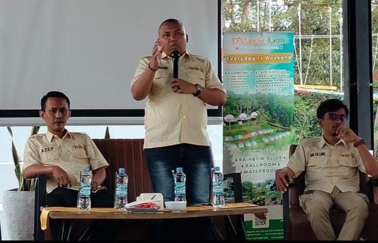 Bawaslu Kabupaten Serang Terima Laporan ASN yang Pasang APK Caleg di Rumahnya – Warga Berita