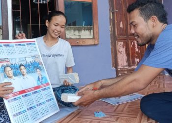 Unik, Relawan GBN Sosialisasikan Prabowo-Gibran dengan Bagi-bagi Tempe – Warga Berita
