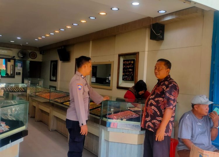 Akhir Pekan, Polsek Jatibarang Intensifkan Patroli Bank Hingga Toko Emas