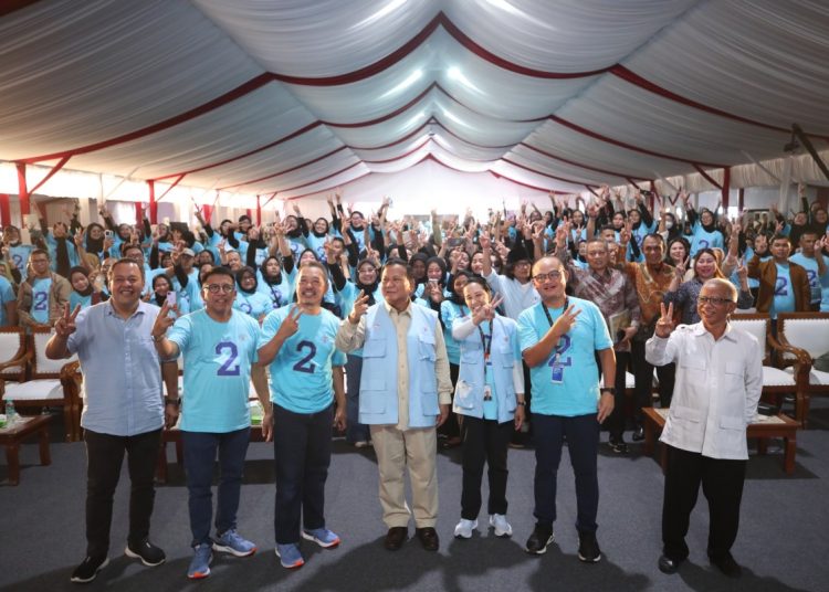 Momen Prabowo Teteskan Air Mata saat Beri Bantuan Rp15 M kepada Koperasi MDS   – Warga Berita