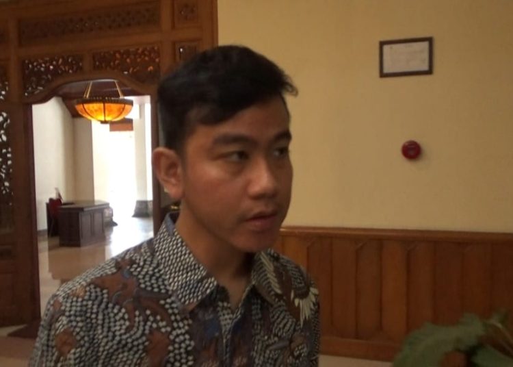 Setelah Digembleng Tim Pelatih, Gibran Dinyatakan Siap Maju Debat, Tunggu Hasilnya » Warga Berita