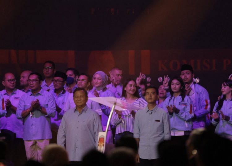 Sederet Artis dan Influencer Dampingi Prabowo-Gibran di Debat, Raffi-Nagita hingga Tretan Muslim – Warga Berita 1 Sederet Artis dan Influencer Dampingi Prabowo-Gibran di Debat, Raffi-Nagita hingga Tretan Muslim – Warga Berita