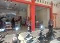 Sambang Toko Emas, Polsek Kersana Sampaikan Pesan Kamtibmas Kepada Karyawan