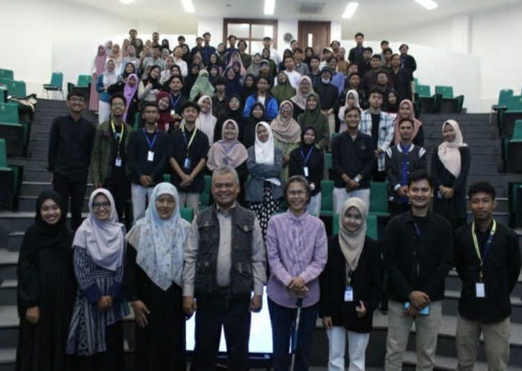 Almagest, sesi menikmati "show" sambil belajar astronomi di UIN Walisongo 1 Almagest, sesi menikmati “show” sambil belajar astronomi di UIN Walisongo