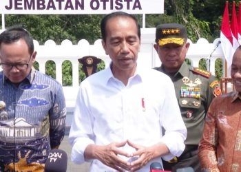 Bigini Respons Jokowi Soal Dasi Kuning yang Digunakan Saat Berngkat ke Jepang