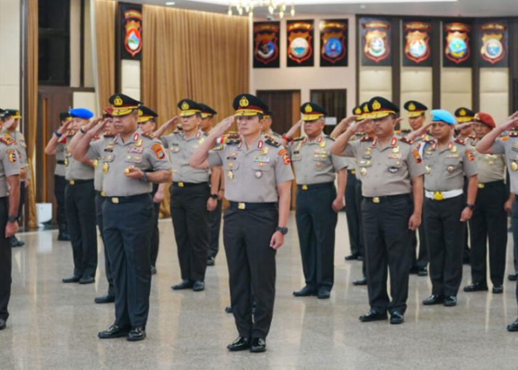 Polri Naikan Pangkat 22 Pati dan 211 Pamen Berpangkat Kombes 1 Polri Naikan Pangkat 22 Pati dan 211 Pamen Berpangkat Kombes