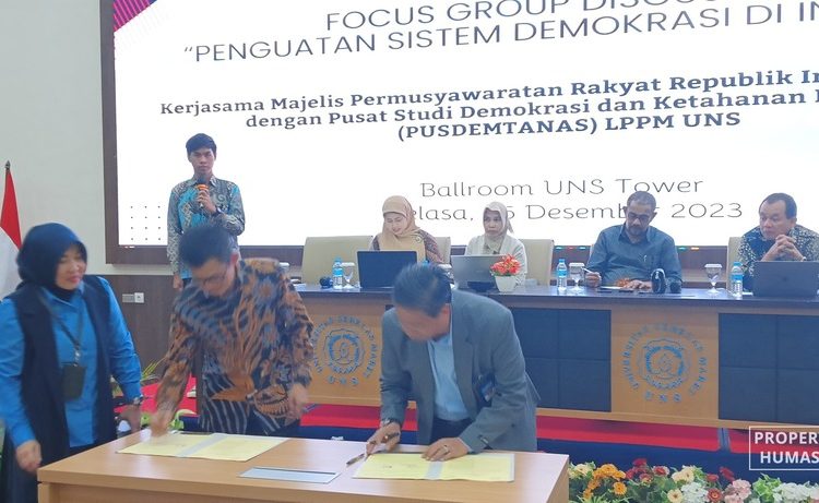 Kerja Sama dengan MPR RI, Pusdemtanas UNS Gelar FGD Penguatan Sistem Demokrasi di Indonesia