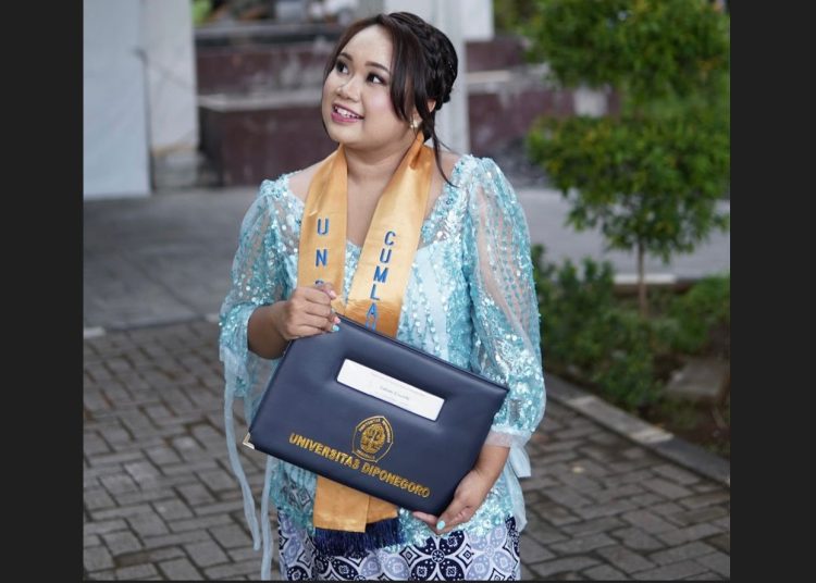 Laksmi, Lulusan Undip dengan Prestasi Seni Vokal 1 Laksmi, Lulusan Undip dengan Prestasi Seni Vokal