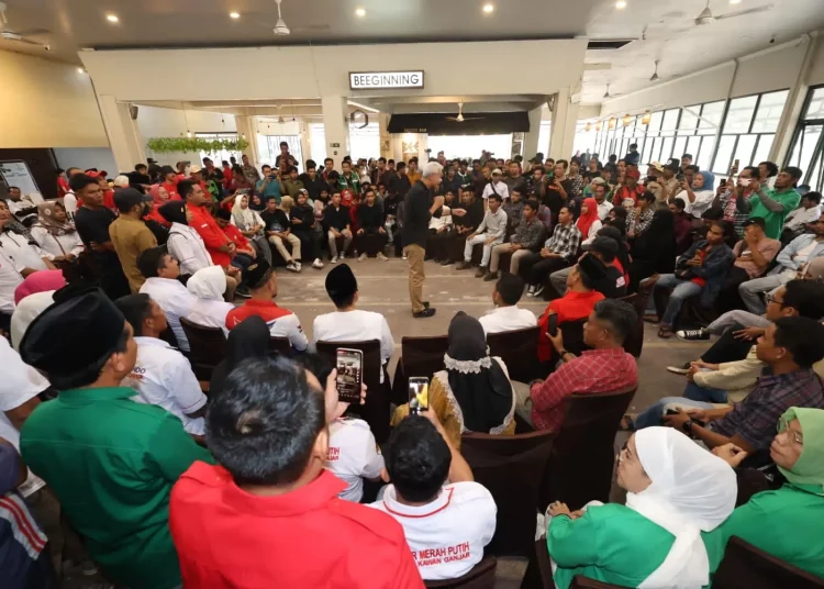 Kunjungi Bima, Ganjar Ajak Relawan Sosialisasikan Program Prioritas Kesehatan