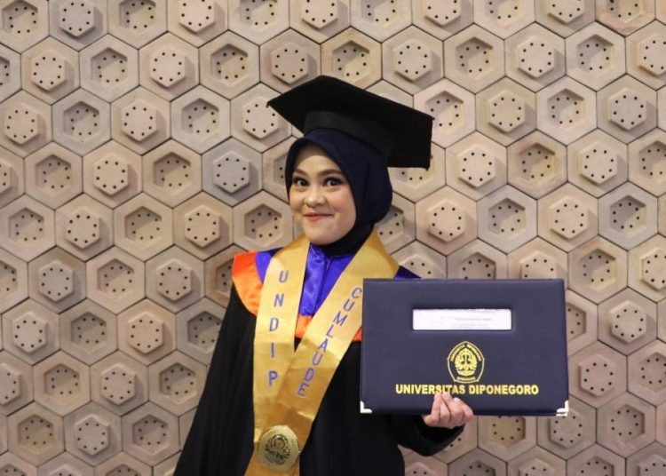 Lusiana, Lulusan Undip dengan Prestasi dan Beasiswa Bergengsi 1 Lusiana, Lulusan Undip dengan Prestasi dan Beasiswa Bergengsi