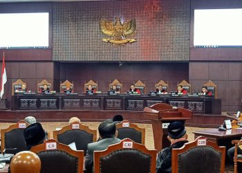 Dalil Jokowi Dukung Gibran Tak Cukup Kuat 4 MK Kabulkan Gugatan Emil Dardak soal Masa Jabatan Kepala Daerah