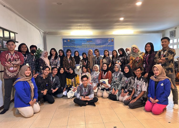 Puluhan Mahasiswa PMM Inbound Udinus Berikan Literasi Ten…