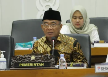 Muhadjir Minta Warga yang Libur Nataru Terakan Prokes
