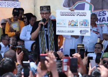 PEMILU 2024 — Kerap Bawa Alat Peraga Saat Kampanye, Anies Pamer Program