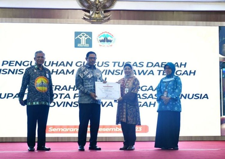 Pemkab Batang raih penghargaan Kabupaten Peduli HAM 1 Pemkab Batang raih penghargaan Kabupaten Peduli HAM