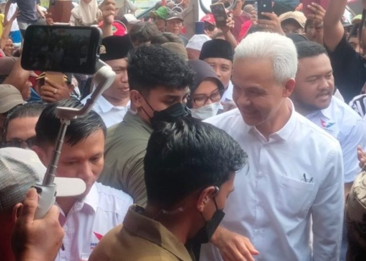 Ganjar Pranowo Sambangi Rumah Pengasingan Bung Karno dan Bung Hatta – Warga Berita 1 Ganjar Pranowo Sambangi Rumah Pengasingan Bung Karno dan Bung Hatta – Warga Berita